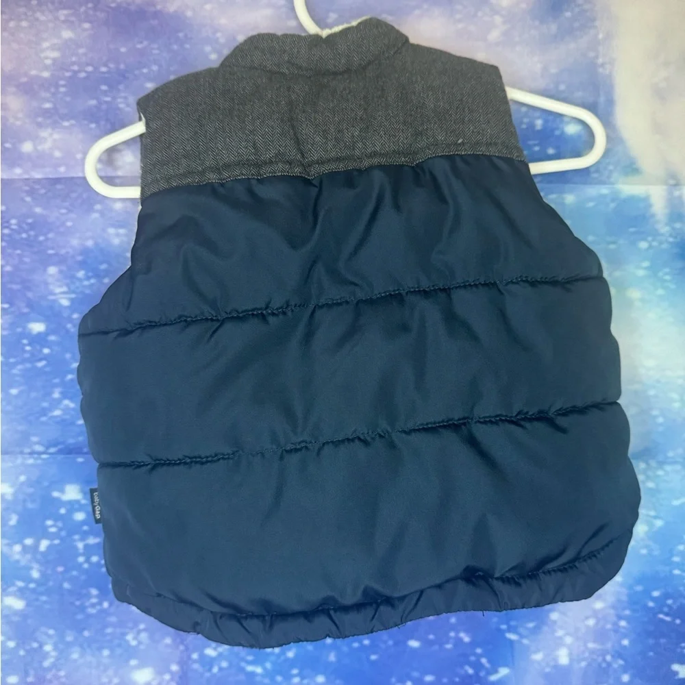 Boys baby gap vest 🛍